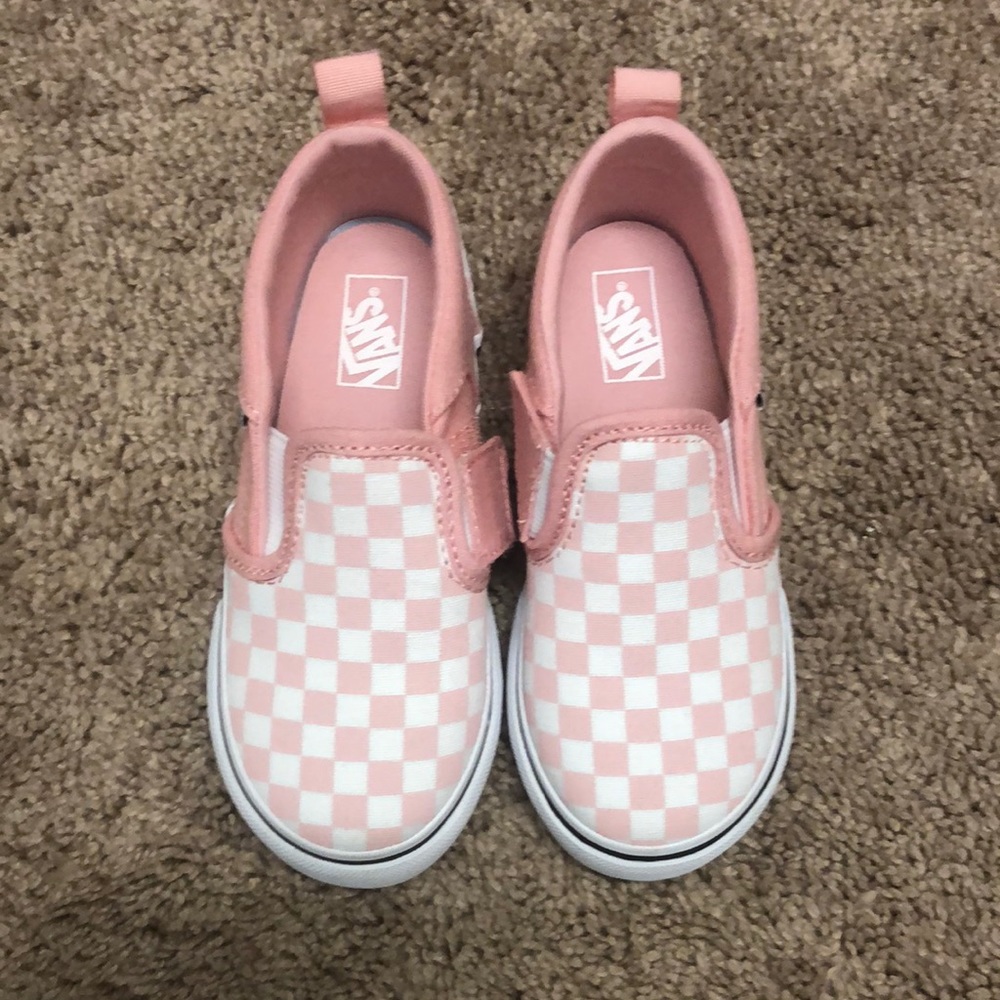 Little girl pink checkered Vans